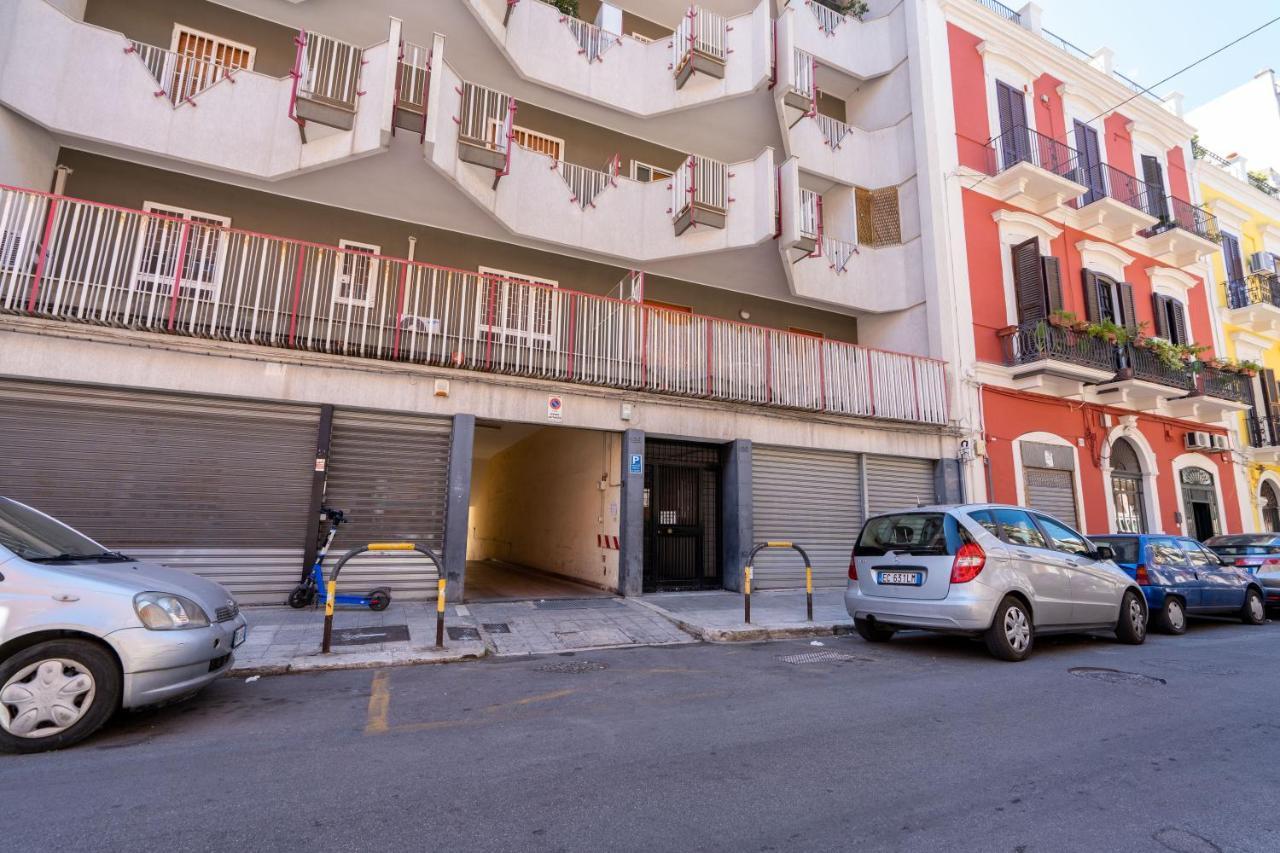Universita & Stazione Airy Apartment With Parking バーリ エクステリア 写真